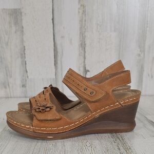 Patrizia By Spring Step Leslie Wedge Sandal Hook and Loop Strap Floral Size 9